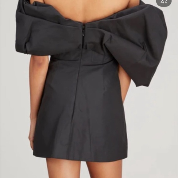 Elegant Black Off-Shoulder Dress - Picture 2 of 2